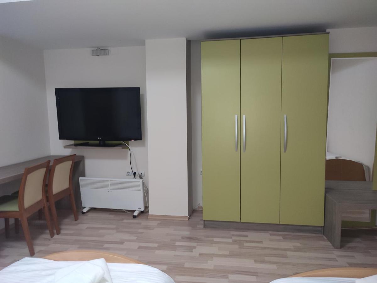 Green Center Gili Γκόστιβαρ Εξωτερικό φωτογραφία