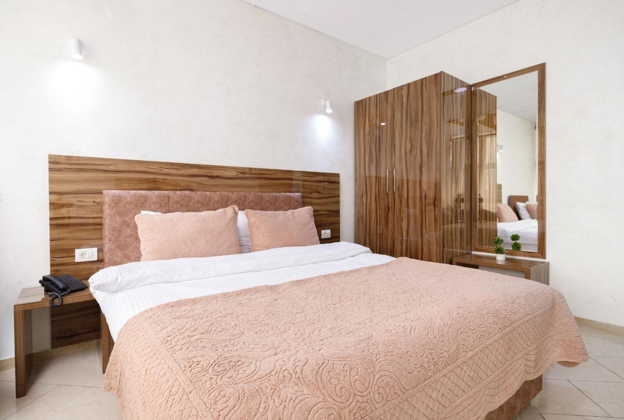 Green Center Gili Γκόστιβαρ Εξωτερικό φωτογραφία