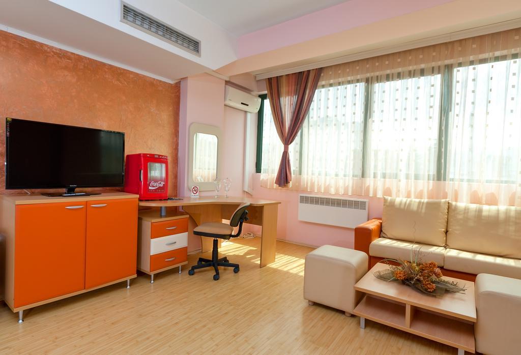 Green Center Gili Γκόστιβαρ Εξωτερικό φωτογραφία